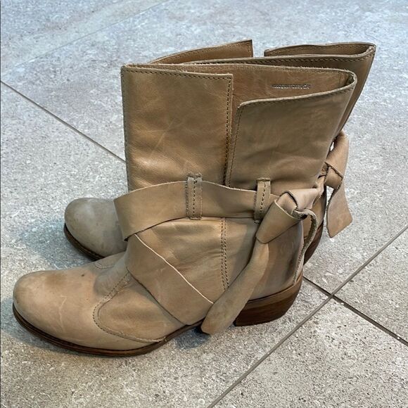 Vintage Nine West Tan Leather Boots - Picture 1 of 9